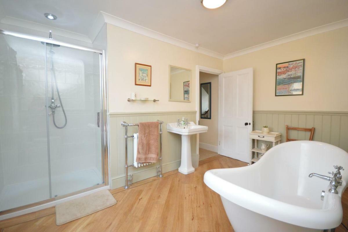 Deerness, 4Star Gold Award 2024, Whitby Exterior foto